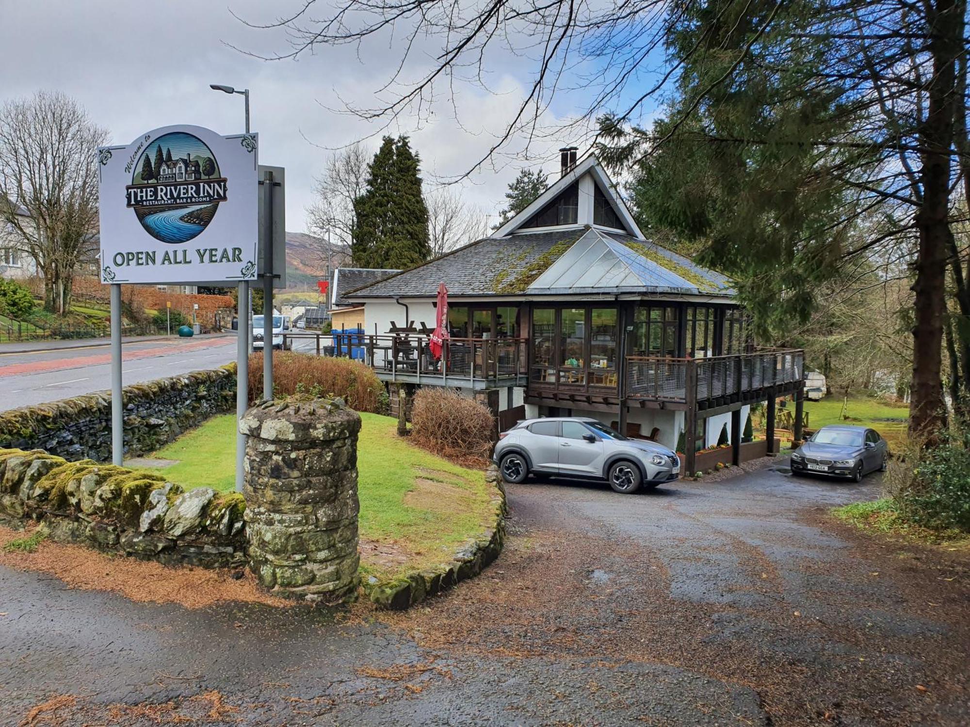The River Inn 基林 外观 照片